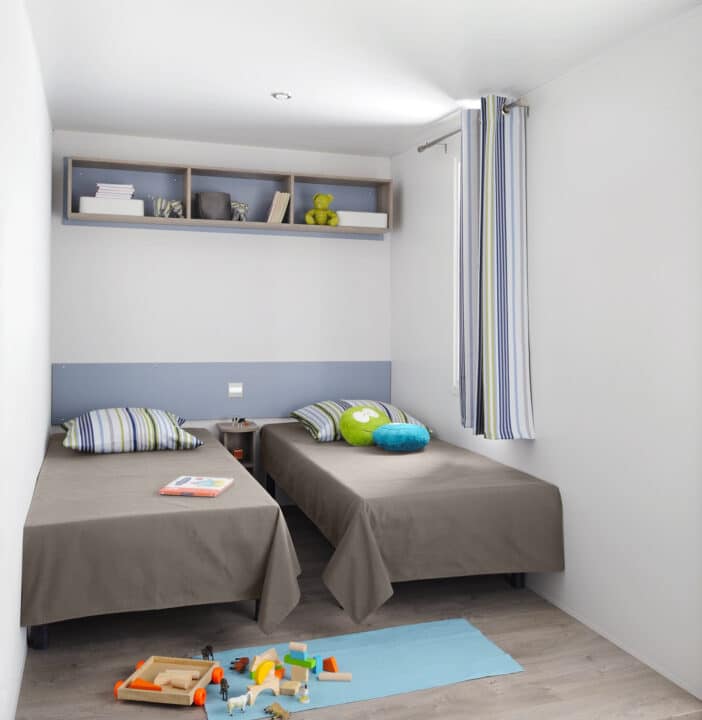 mobilhome-confort-chambre-lits-simples